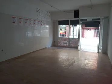 Local comercial en Badalona - Foto 1
