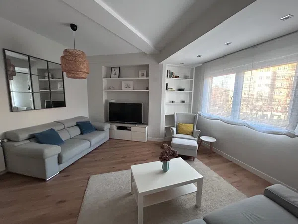 Piso en plaza de Juan Zorrilla, 3