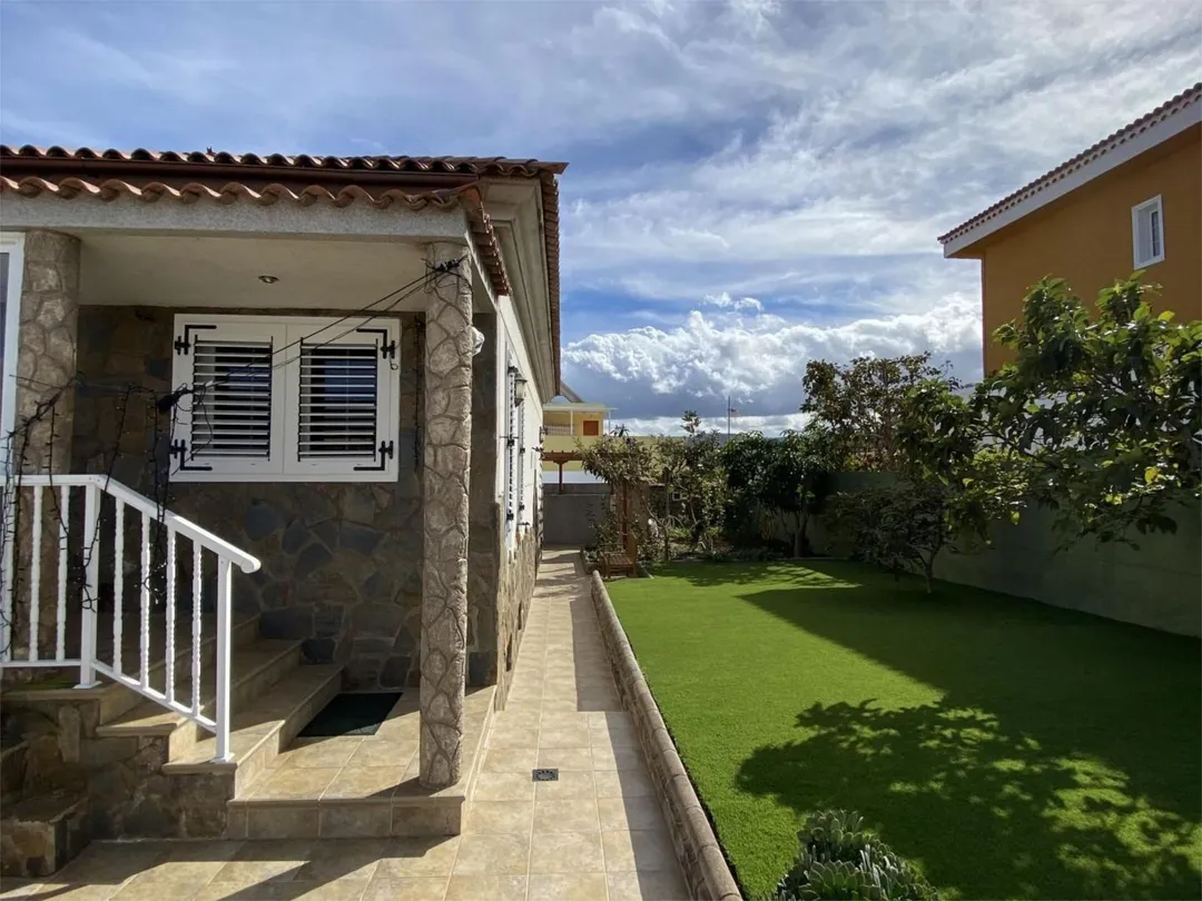 Chalet en  Avenida de la Democracia 39 - Foto 7