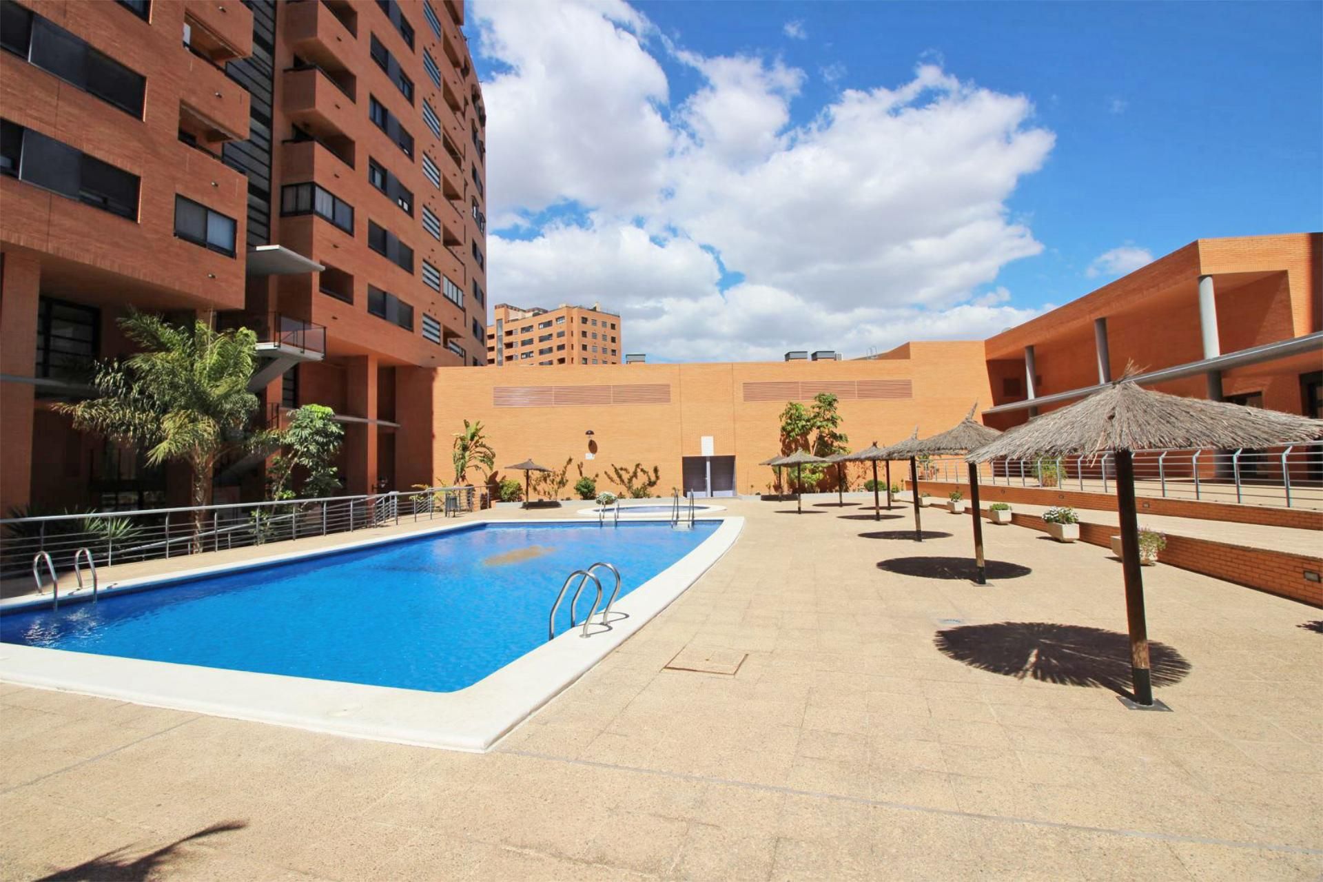 Piso en  Avenida Pintor Xavier Soler 11 - Foto 4