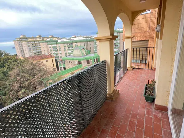 Piso en Av Juan Sebastian Elcano, El Palo - Foto 1