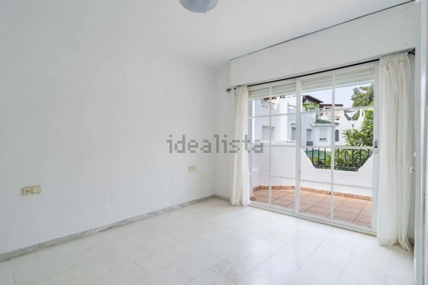 Chalet adosado en Barrio Los Naranjos - Foto 13