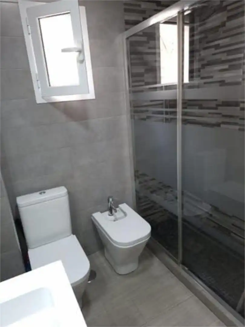 Piso en Barriada del Rocio - Foto 4