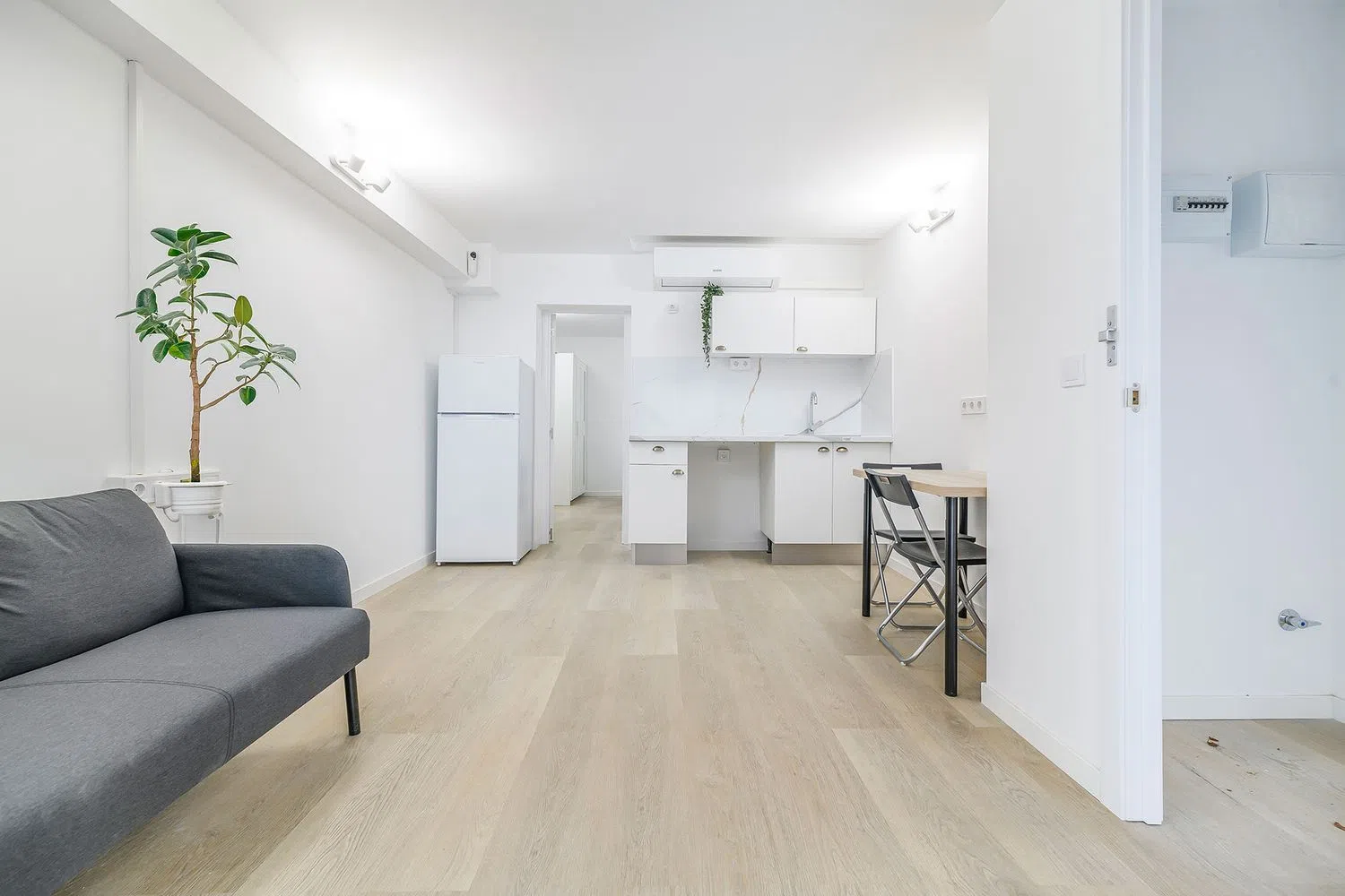 Estudio en avenida Línia Elèctrica, 9 - Foto 3