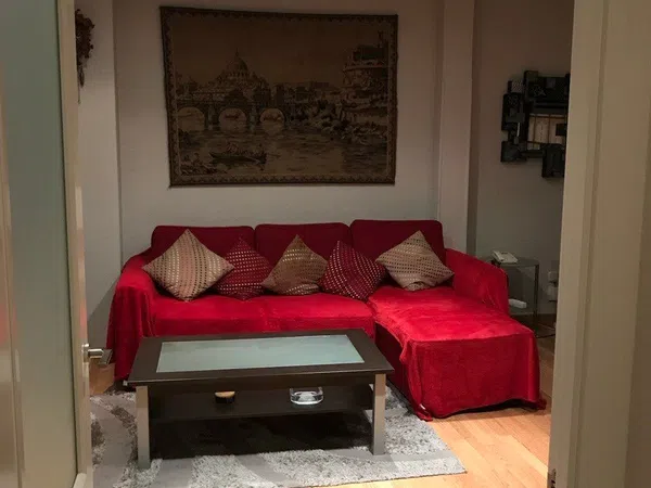 Piso en calle de Ibiza, 27