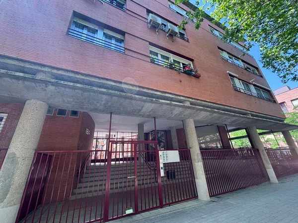 Piso en calle de Fantasía, 8