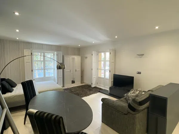 Estudio en plaza de Nàpols i Sicília, 9 - Foto 3