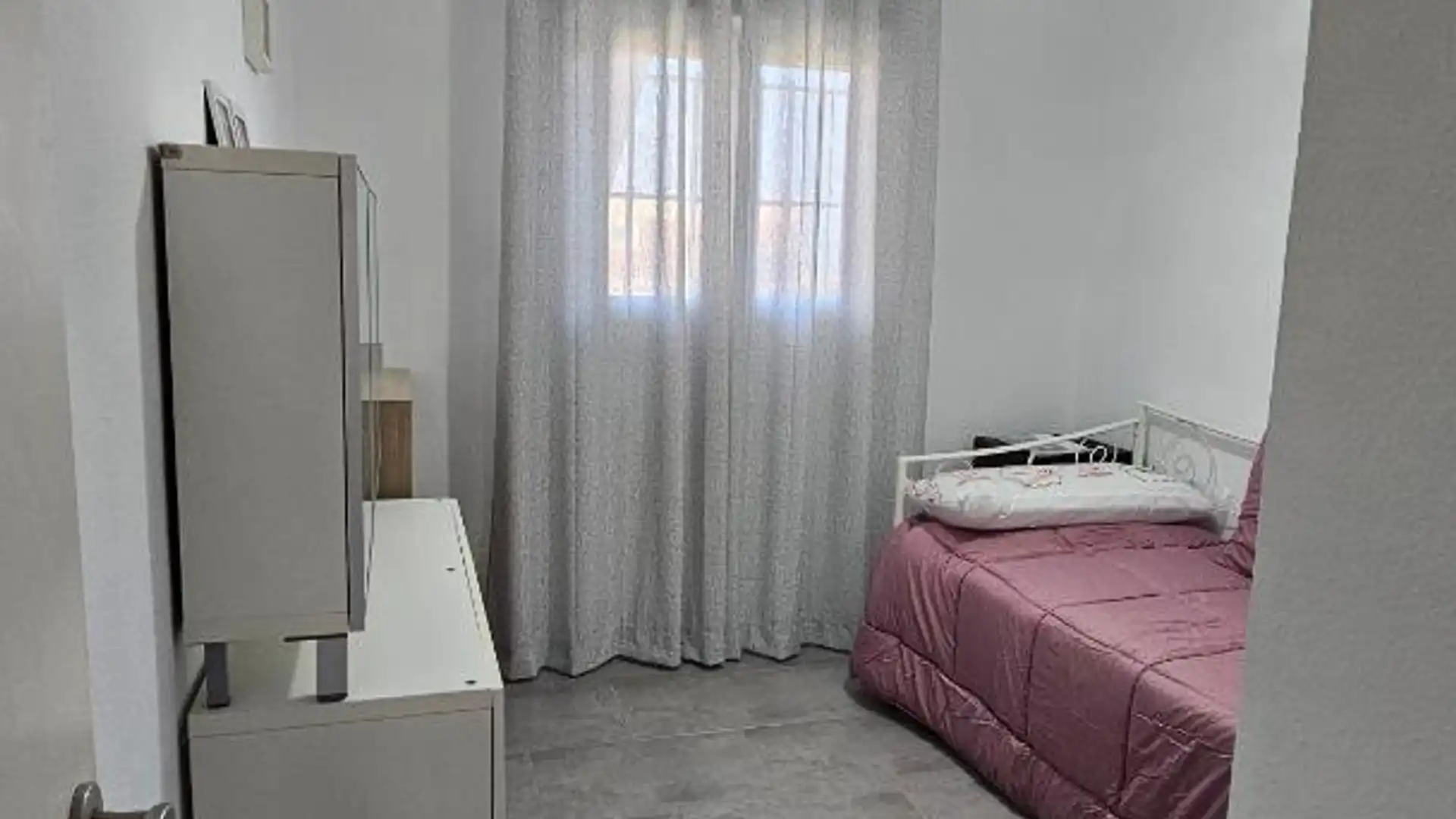 Piso en  Calle Andalucía del Faro 43 - Foto 3