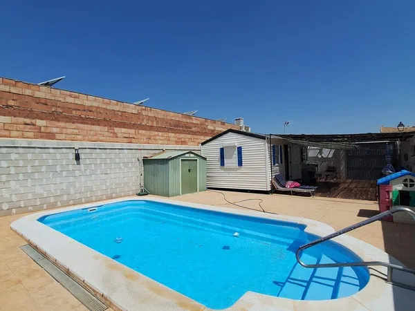 Chalet adosado en Trece Rosas, 16 - Foto 3