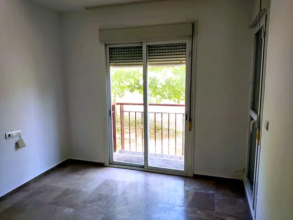 Chalet adosado en Zona Universitaria - Foto 7