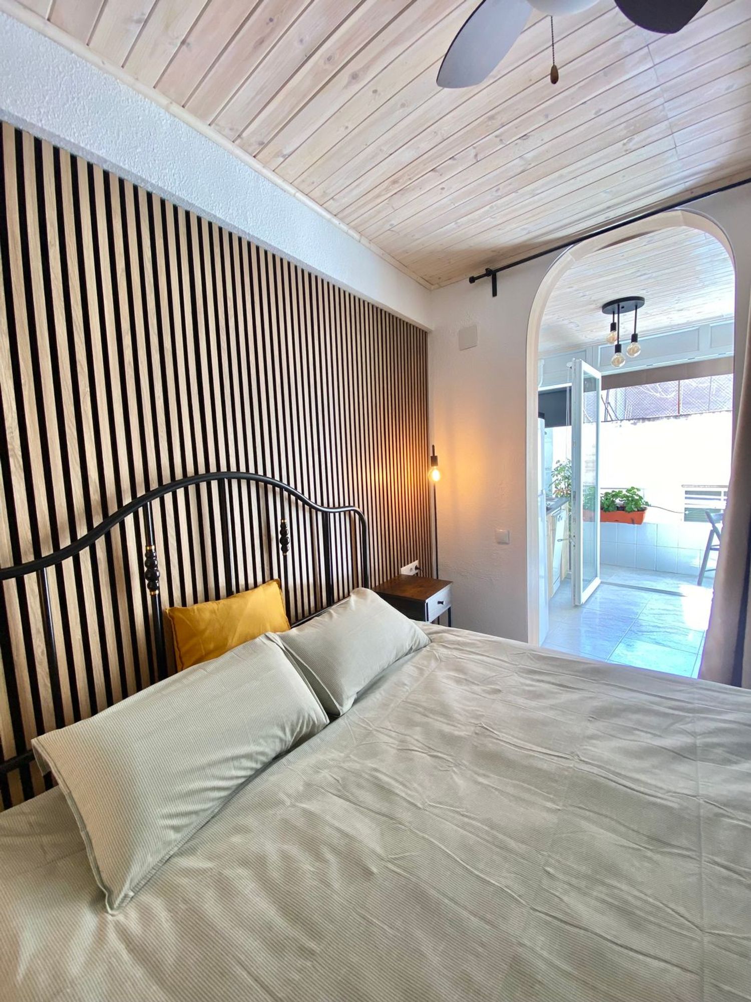 Estudio en calle Carmen Tato, 8