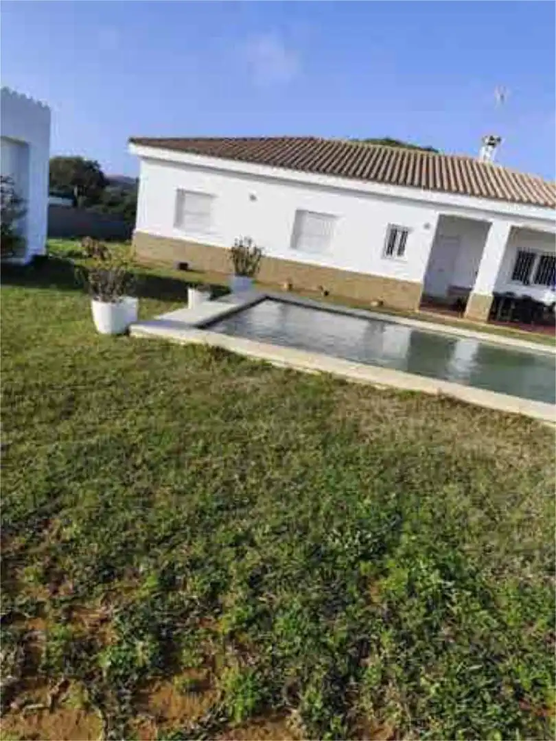 Casa adosada en Chalet zona campano en chiclana - Foto 2
