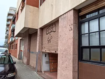 Local comercial en Sabadell - Foto 2