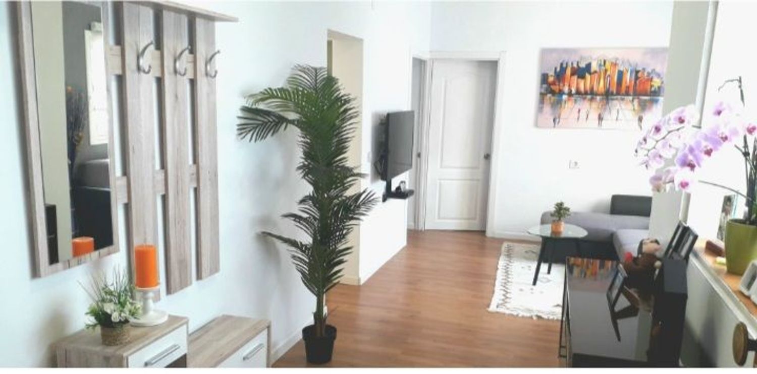 Piso en Barrio Schamann - Rehoyas - Foto 1