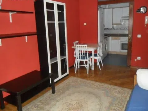 Piso en calle Catedrático Adolfo Álvarez Buylla, 4