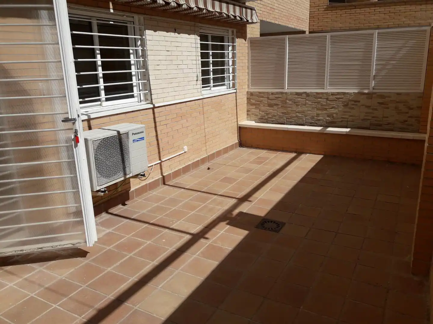 Planta baja en  Calle Presidente José María Aznar 1-39 - Foto 2