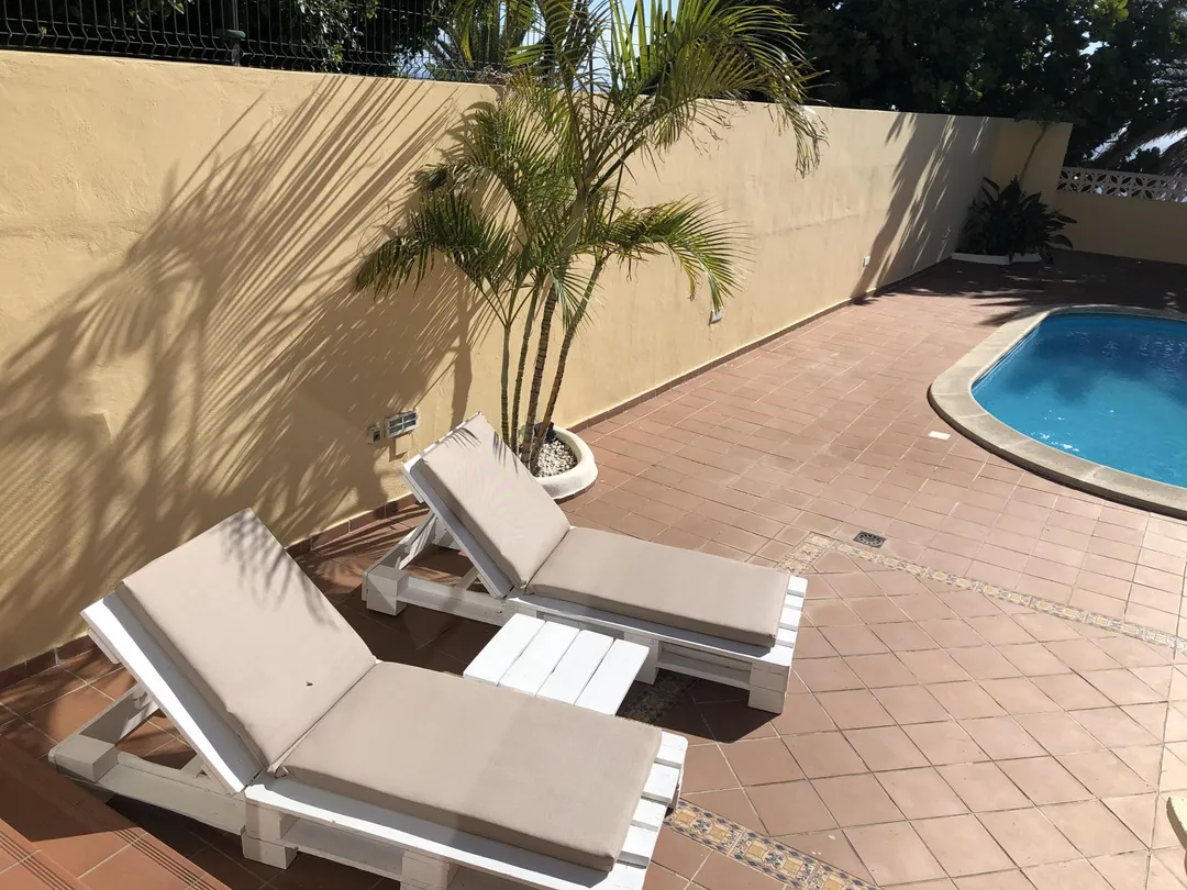 Casa adosada en  Calle Valdivia 18 - Foto 1