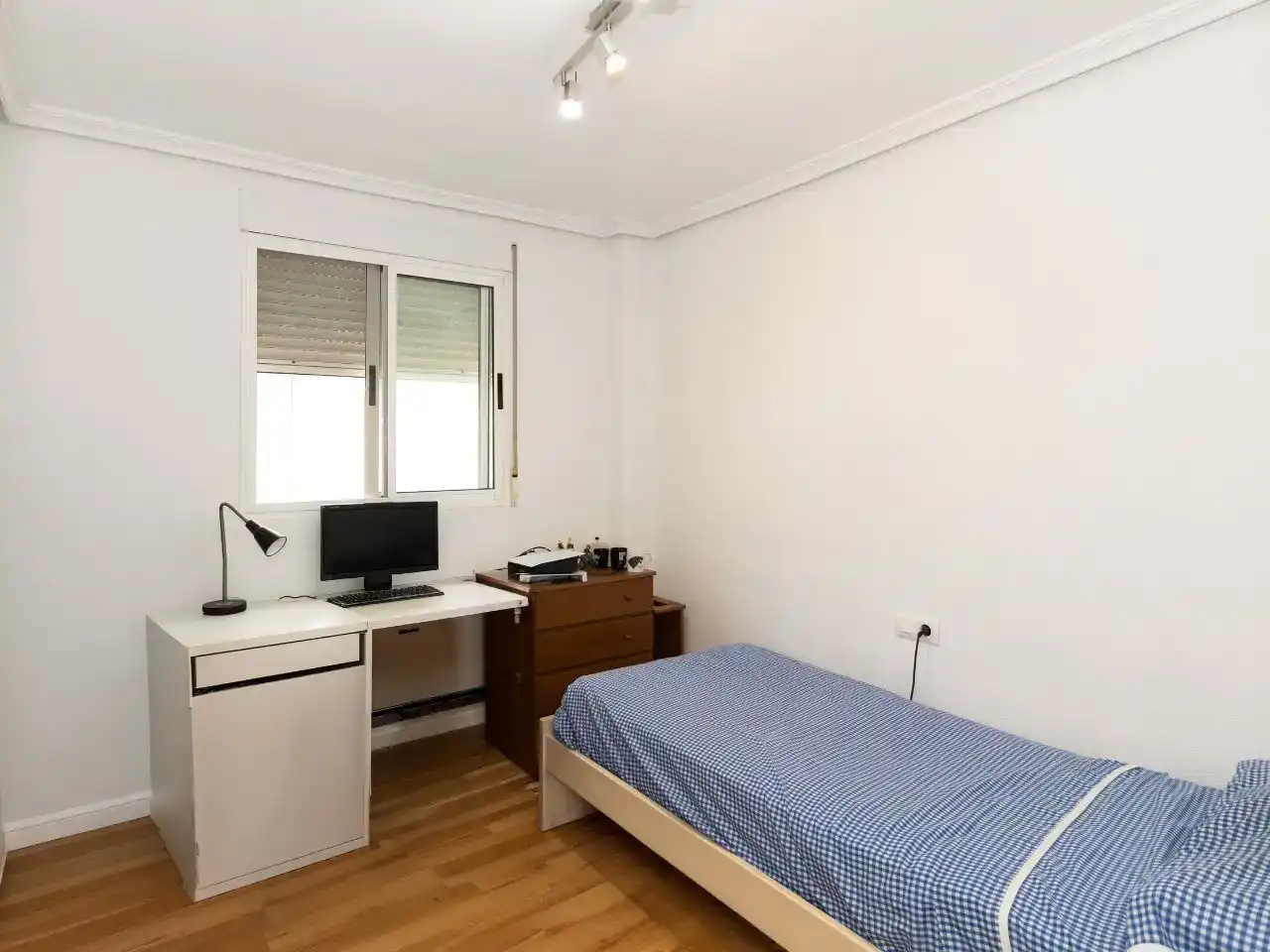 Piso en  Carrer Metge Julià 18 - Foto 4