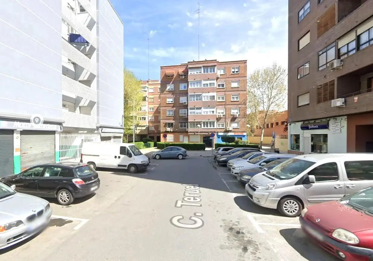 Local comercial en  Calle TERUEL - Foto 2