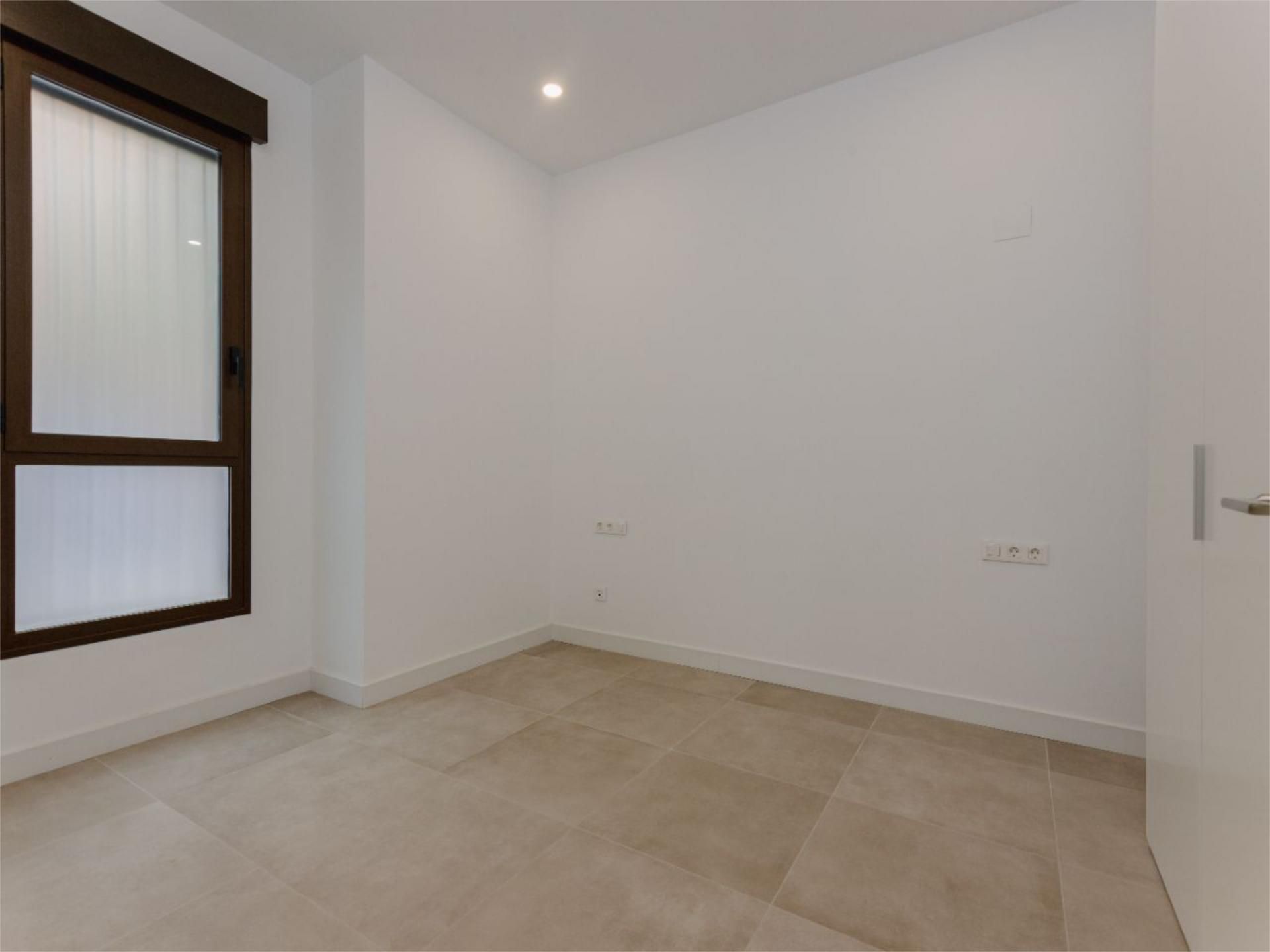 Planta baja en  Carrer de Benicarló 24 - Foto 5