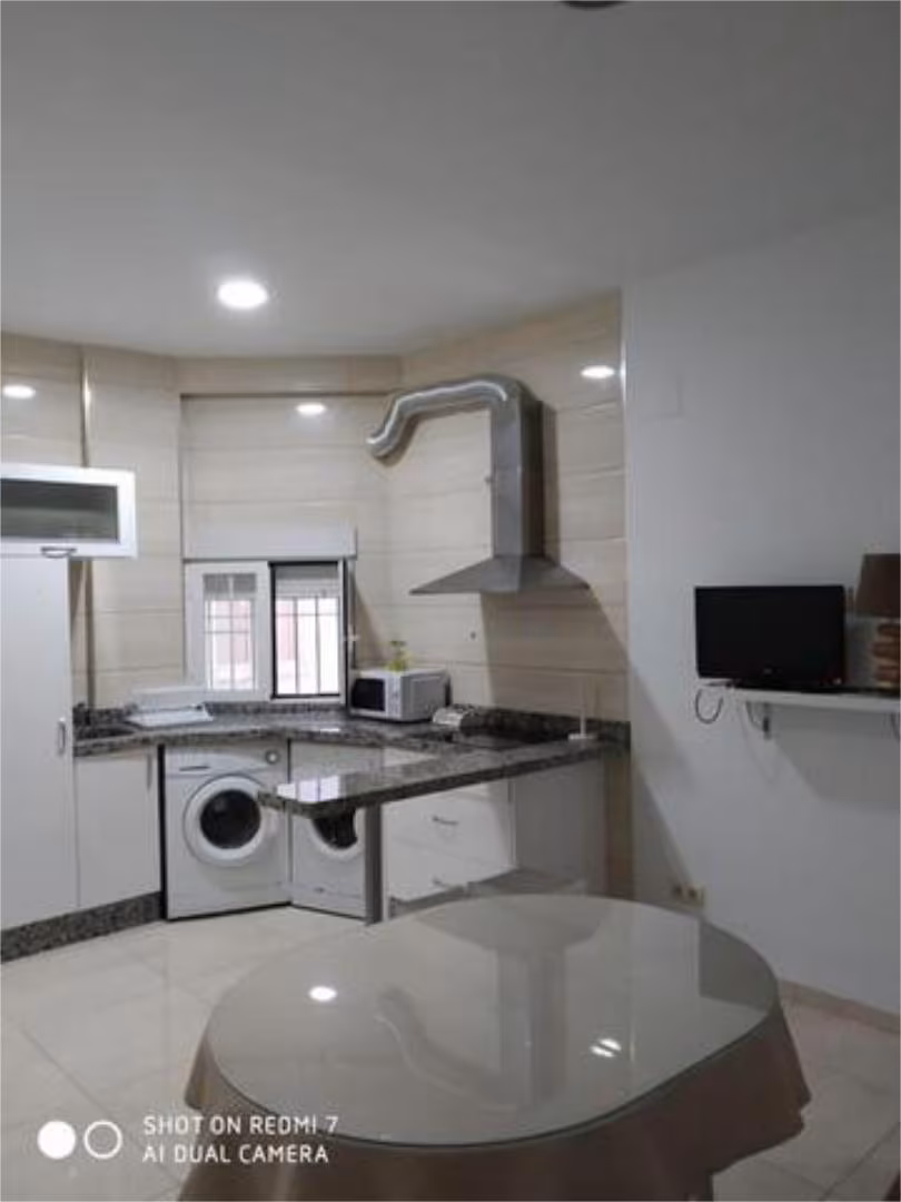 Piso en Ciudad Jardín - Foto 2
