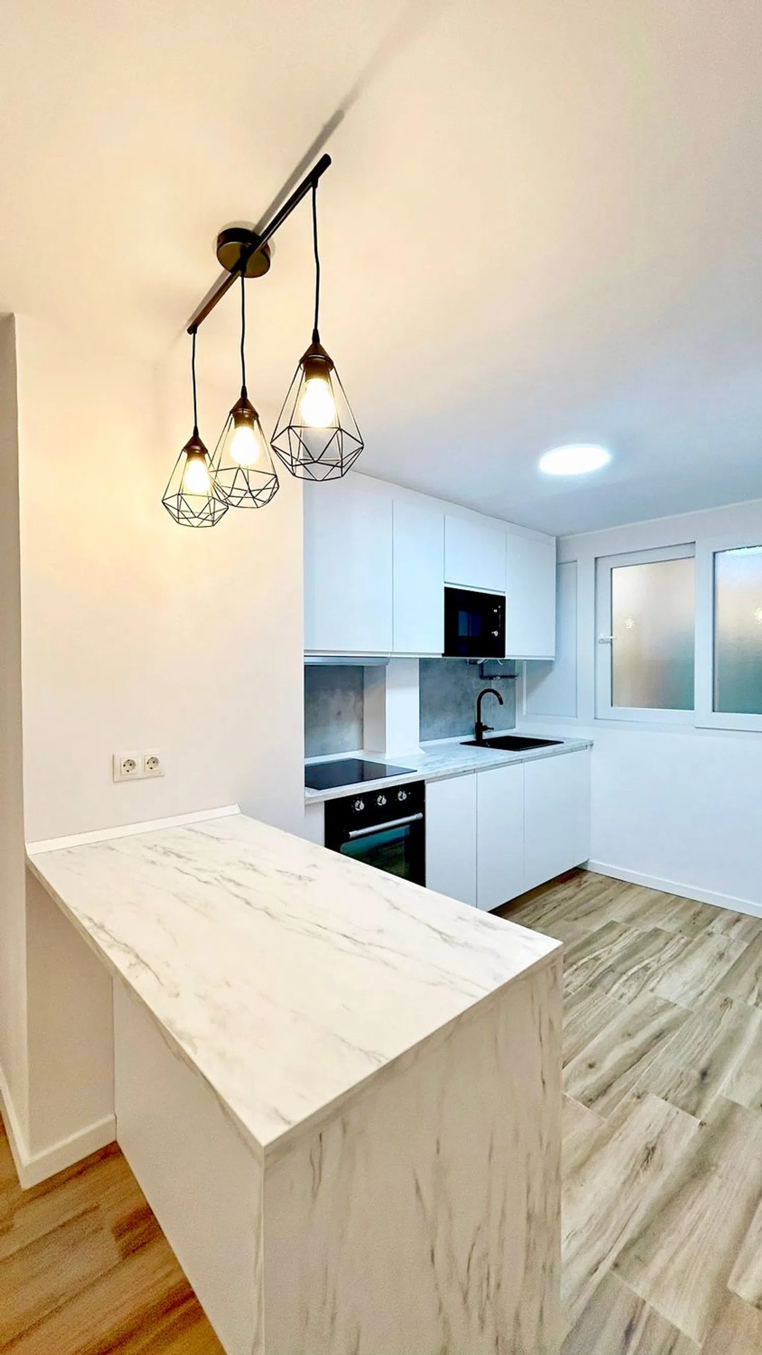 Piso en avenida del Marqués de Corbera, 62 - Foto 1