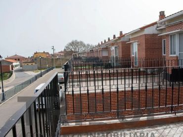 Casa adosada en  Camino Hontanar 11 - Foto 1