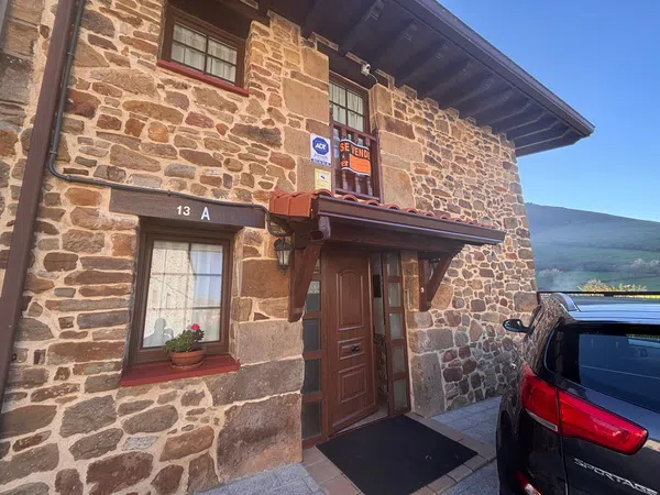 Chalet adosado en Lugar Barrio Bernales, 13 a - Foto 1