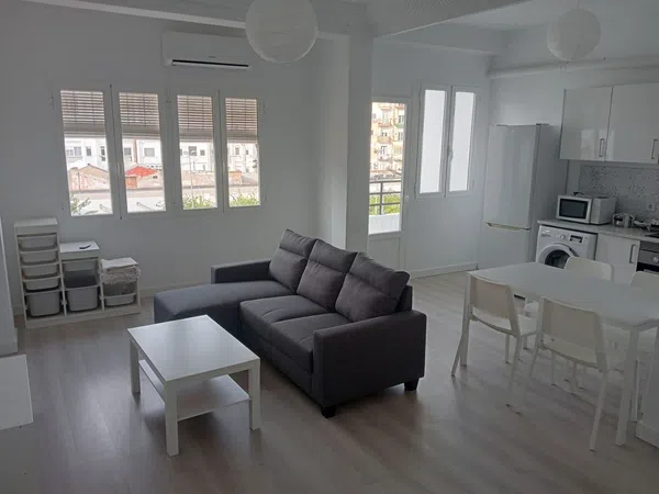 Piso en calle de Cadis, 54