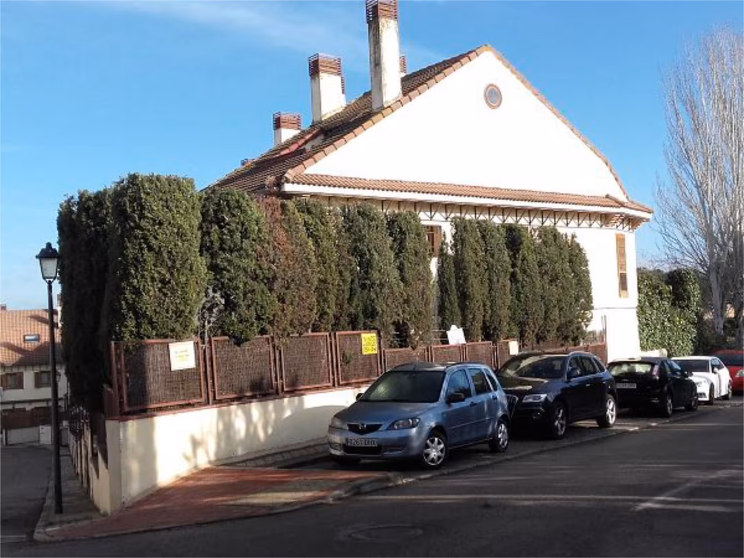 Casa adosada en  Calle Sierra de Ancares 2 - Foto 2