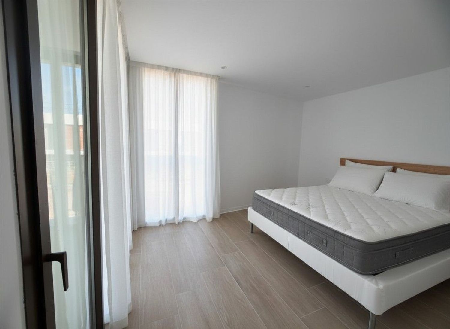 Chalet adosado en Avenida Juan Carlos I - Foto 5