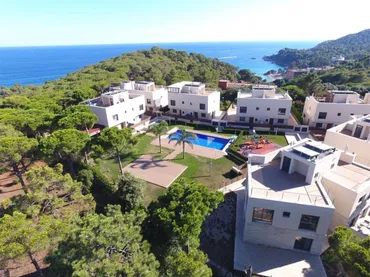 Chalet en  Avinguda Sa Boadella 29 - Foto 4