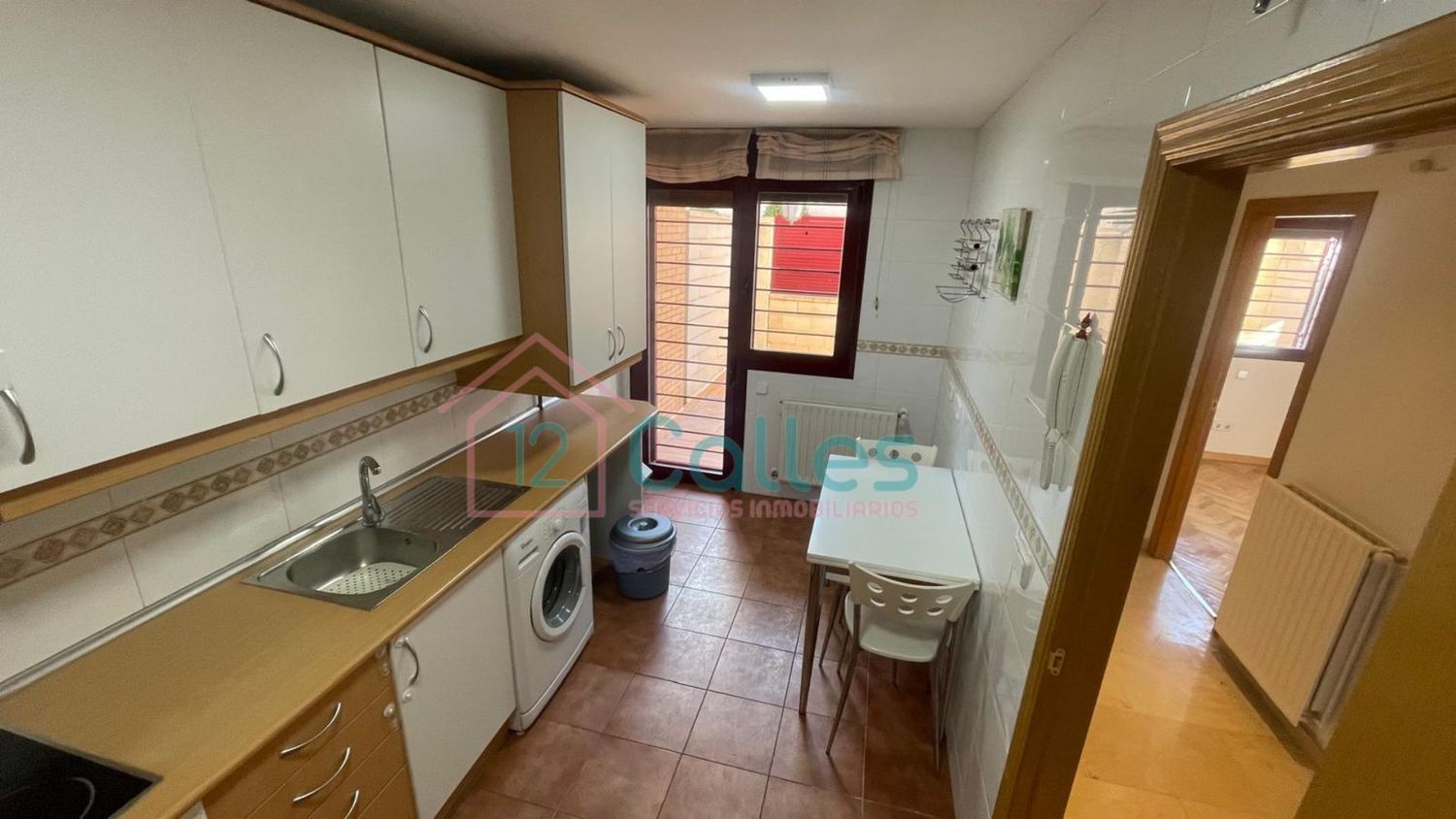 Chalet adosado en Calle Alhambra de Granada s/n, Nuevo Aranjuez-Ciudad de las Artes - Foto 5