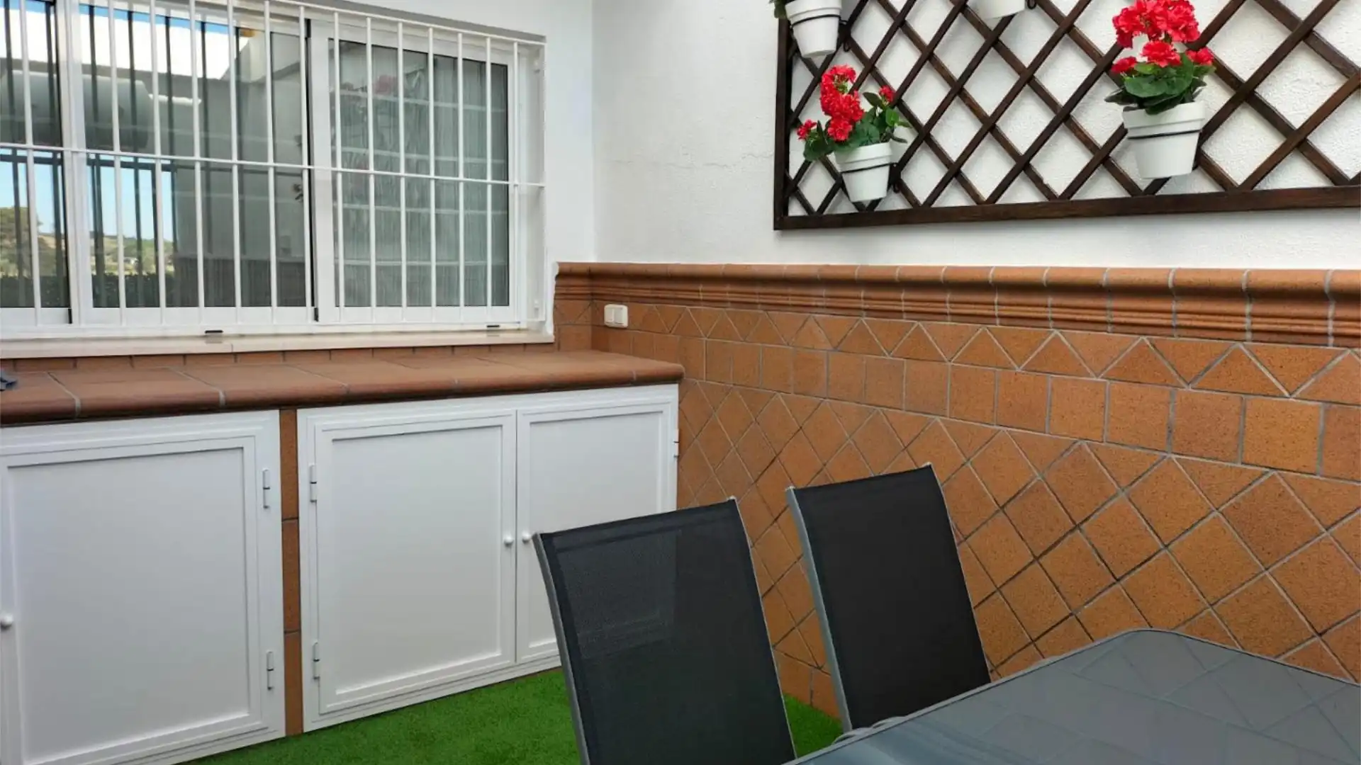 Casa adosada en  Calle de la Hijuela 19 - Foto 1