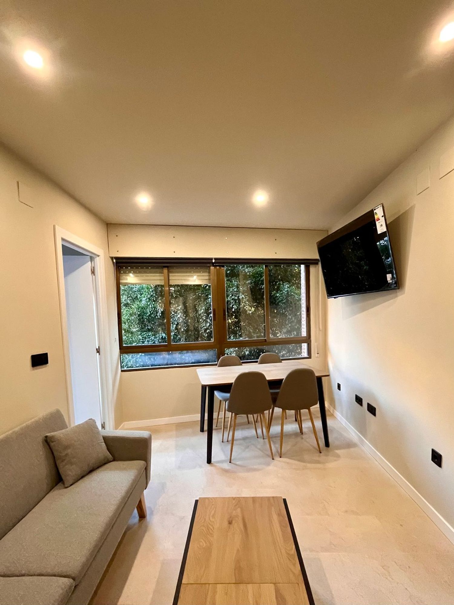 Estudio en calle San Vicente, 8 - Foto 8