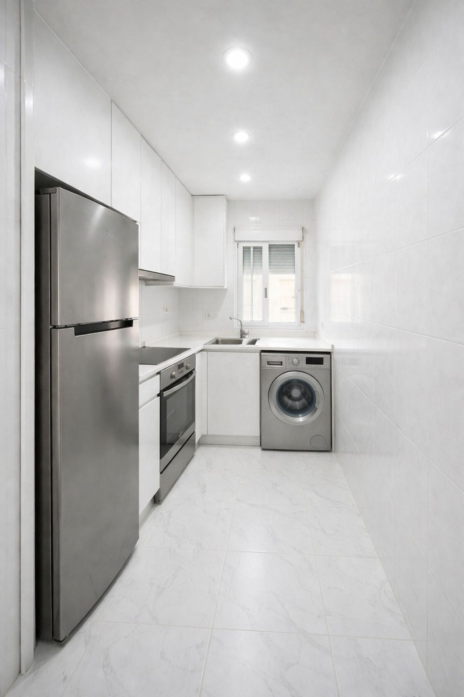 Piso en calle de Azcona, 5