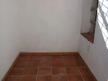 Local comercial en Cornellà de Llobregat - Foto 7