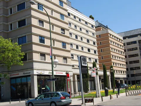 Piso en plaza del Descubridor Diego de Ordás, 1