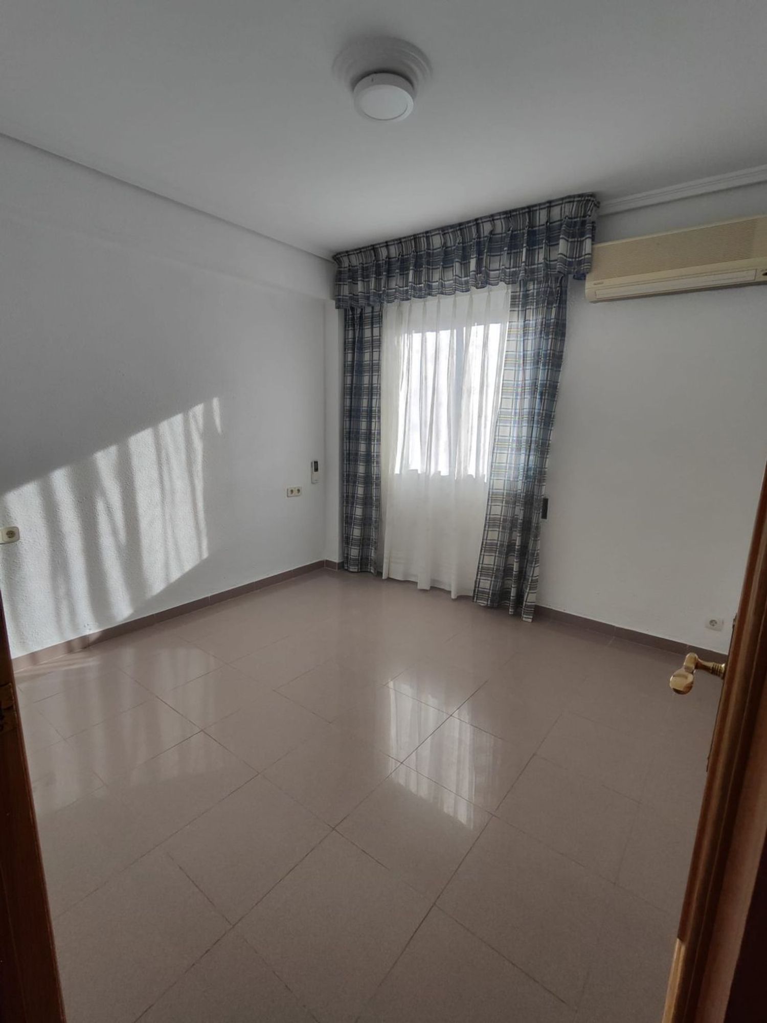 Piso en calle del Marqués de Montortal, 102 - Foto 16