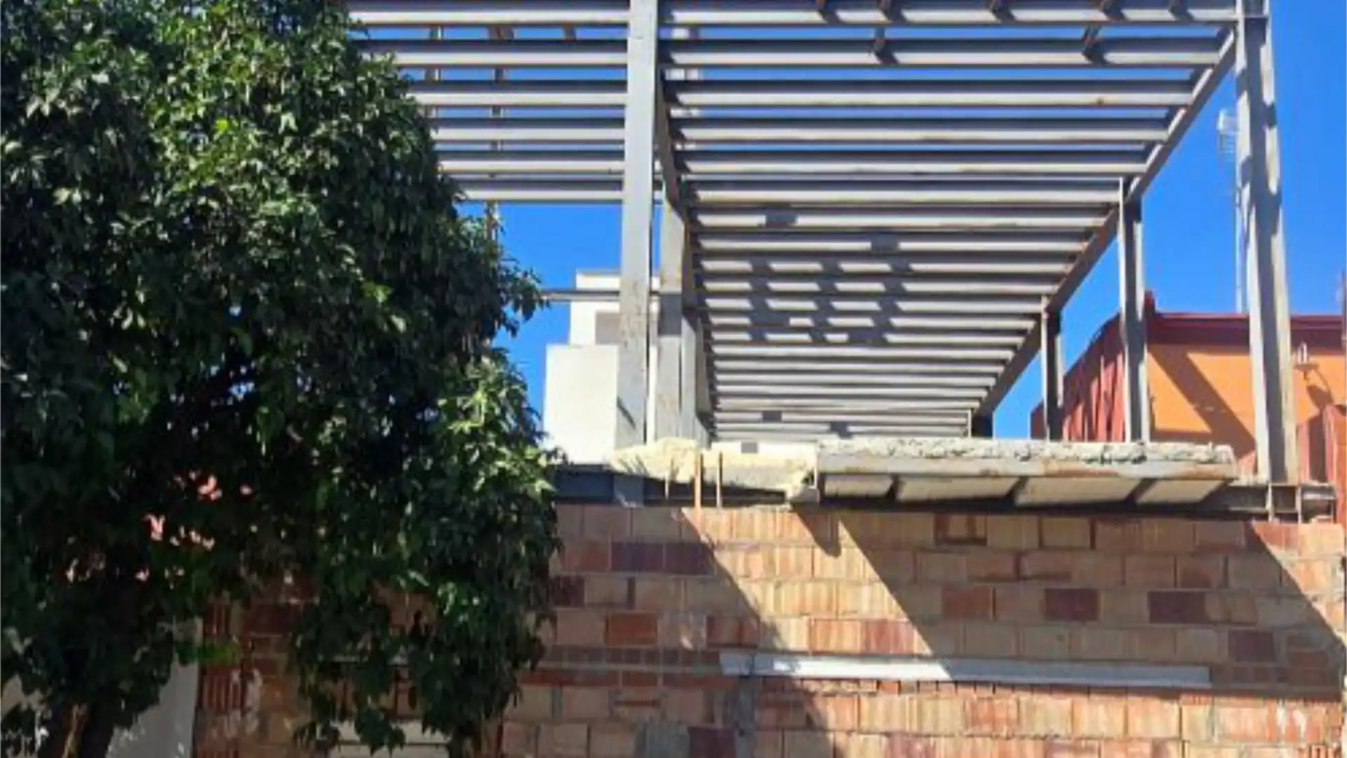 Casa adosada en  Calle Antón Ruiz 8 - Foto 1