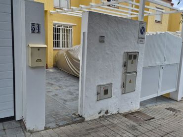 Casa adosada en  Calle Pintor Jesús Arencibia 54 - Foto 1