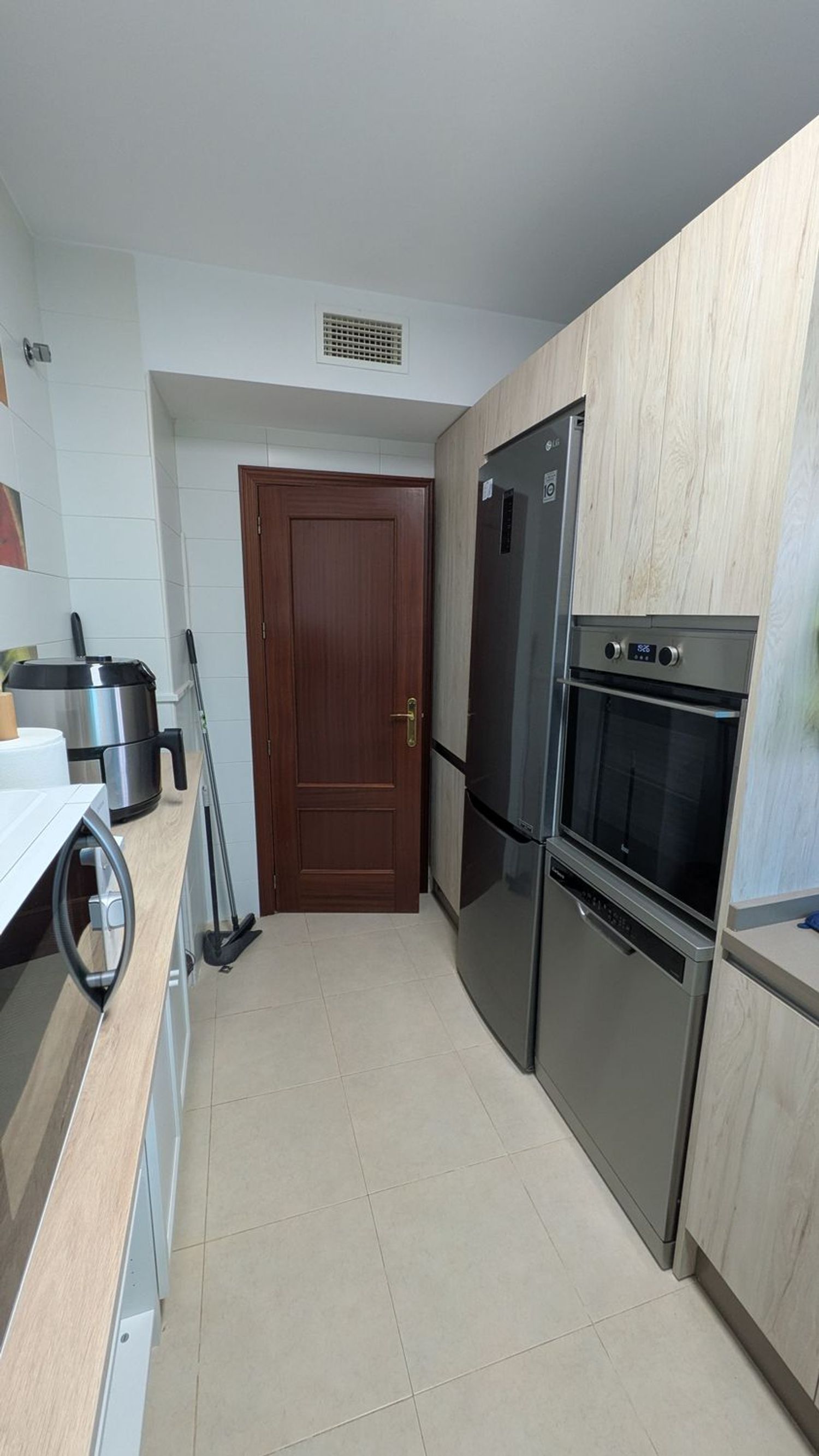Chalet adosado en Avenida Sanlúcar la Mayor, 29 D - Foto 5