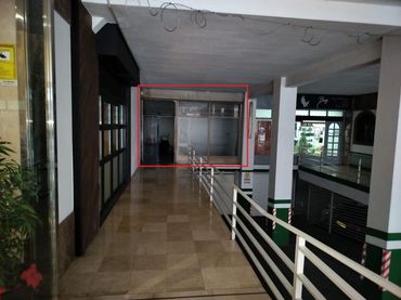 Local comercial en  Rúa de García Barbón 98 - Foto 1