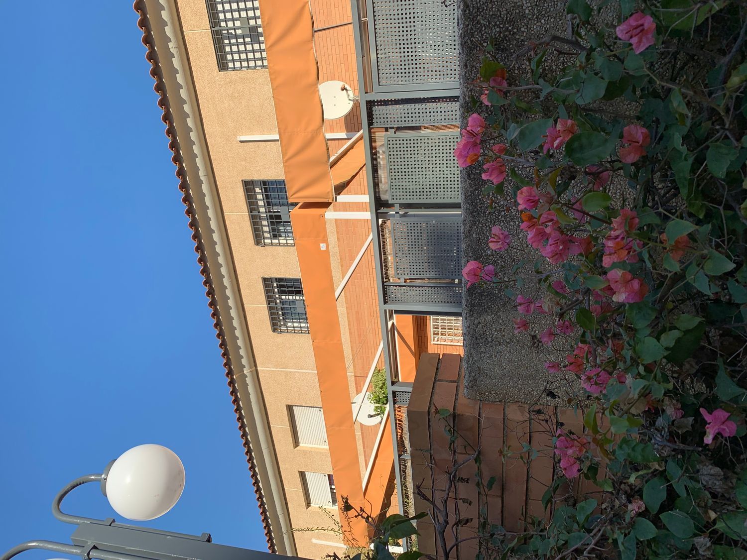 Chalet adosado en calle Burdeos, 51 - Foto 1