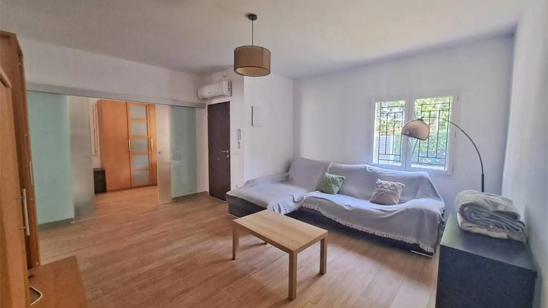 Piso en  Carrer de la Mare de Déu de la Mercè 10 - Foto 2