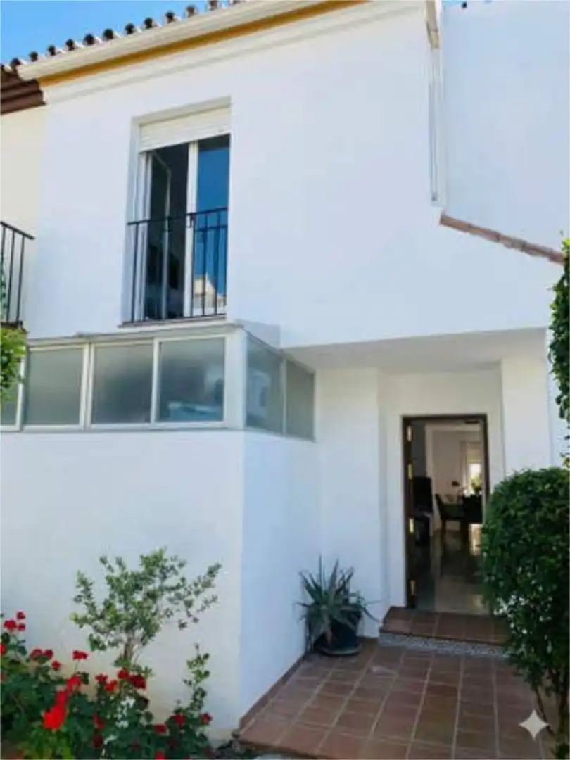 Chalet en Nueva Atalaya ( Estepona ) ESTE - Foto 5