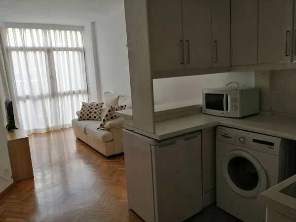 Piso en calle Alustante, 21