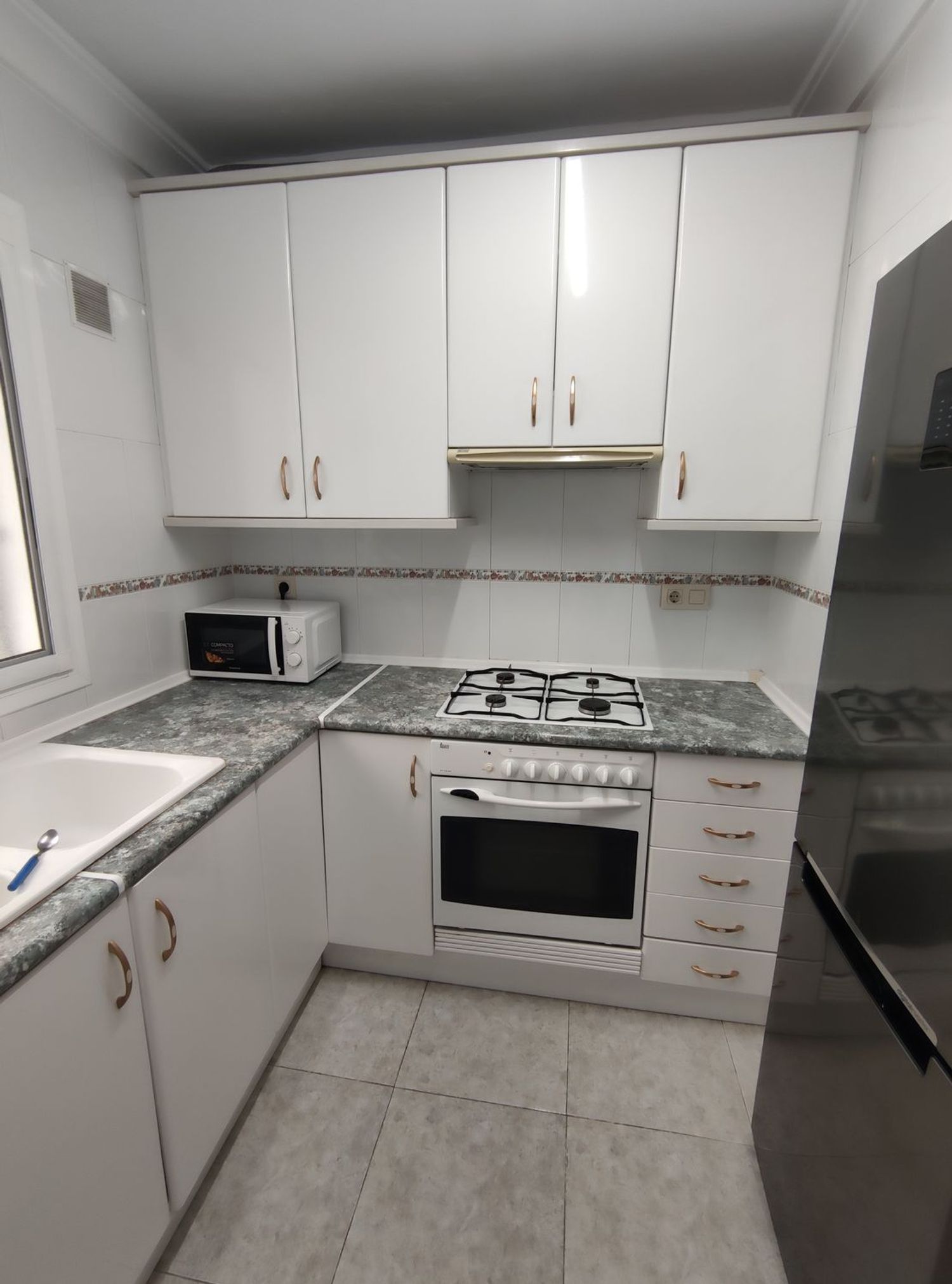 Piso en calle Portal de la Valldigna, 2 - Foto 3