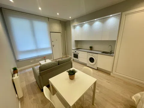 Estudio en paseo de los Olivos, 93