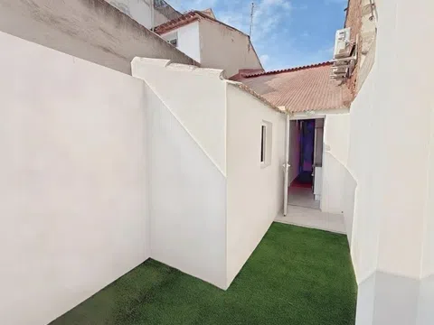 Chalet pareado en avenida de los Jeronimos, 15